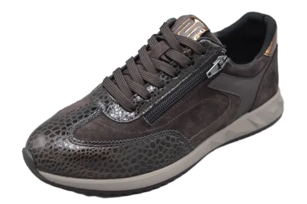 Coco_Velour_Class_Brown