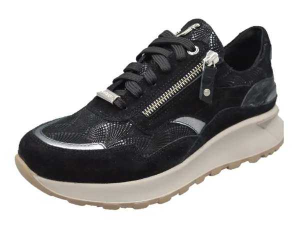 Suede_Print_Black_1