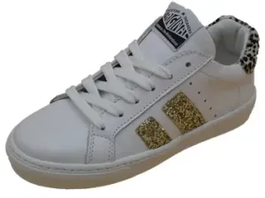 White_black_dots